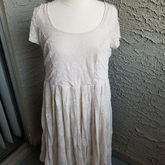 Torrid Nude Blush Lace Dress - Picture 1 of 8